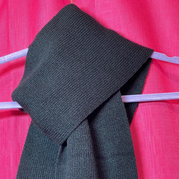 NWT SO BLACK & IVORY SCARF WITH BOW ACCENT - Picture 4 of 8